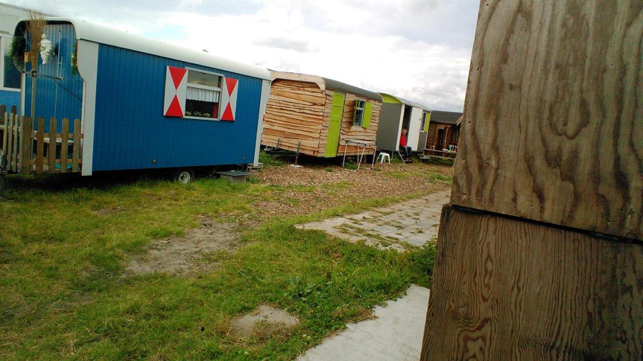 B&B Boerderij Rust, In Pipowagens! Den Helder Exterior foto